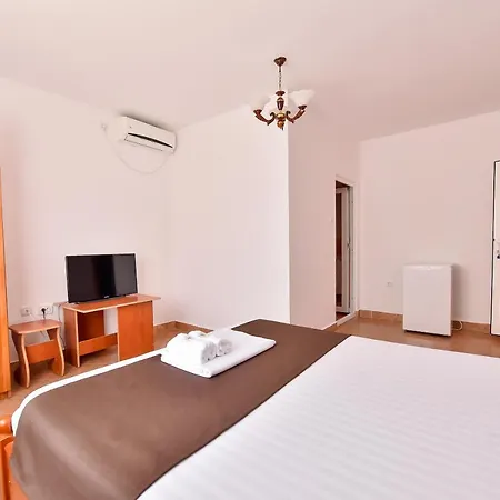 Haven - De Inchiriat Pensjonat Costinesti